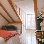 Downtown Fashion Apartment